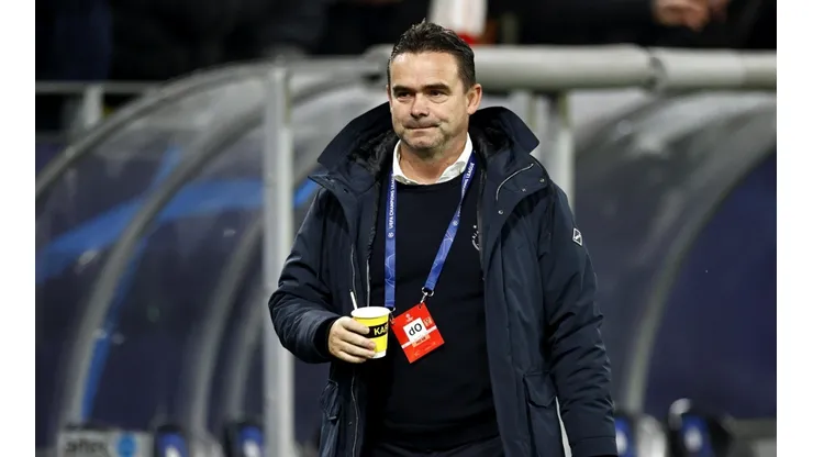 Marc Overmars no continuará en su cargo en Ajax