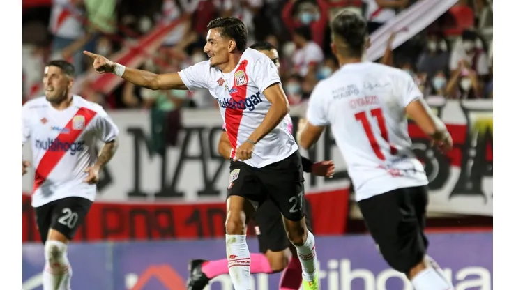 Curicó es el puntero exclusivo del Campeonato Nacional