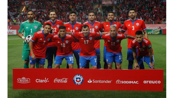 Martín Lasarte confirmó el once titular con la formación de la Roja frente a Bolivia en La Paz