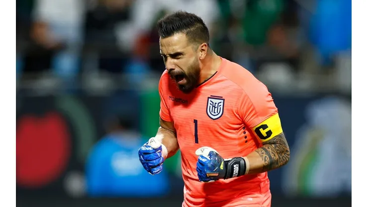 El portero de Universidad de Chile ingresó en el primer tiempo.