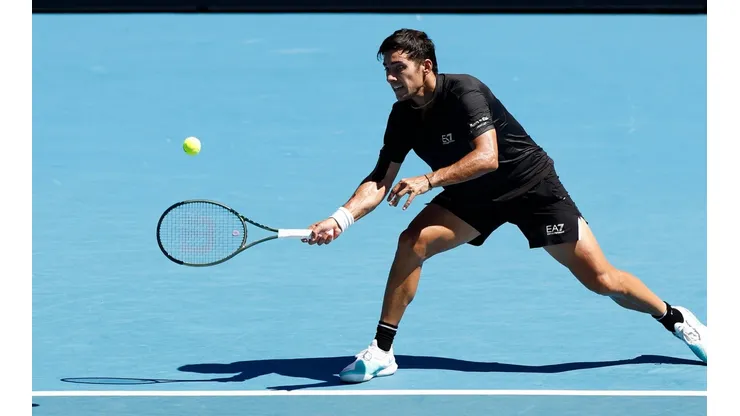 Garin sufrió con la exigencia física y Monfils aprovechó para avanzar a los octavos de final del Australian Open.