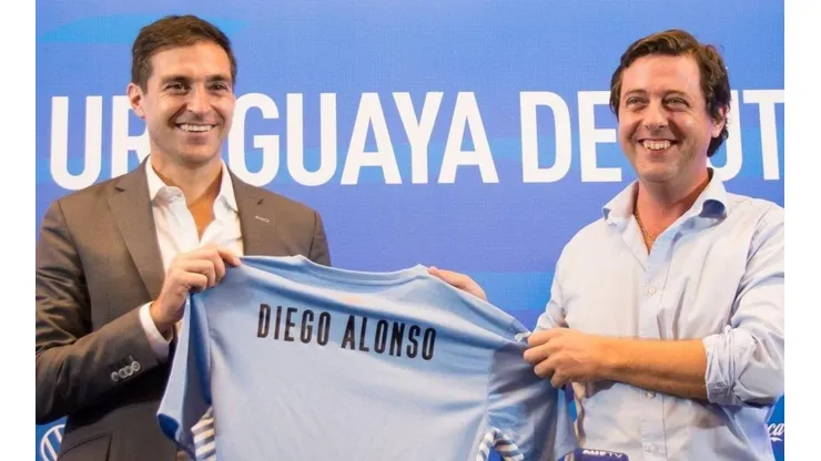 Diego Alonso fue presentado como nuevo técnico de Uruguay donde asegura que van al Mundial.