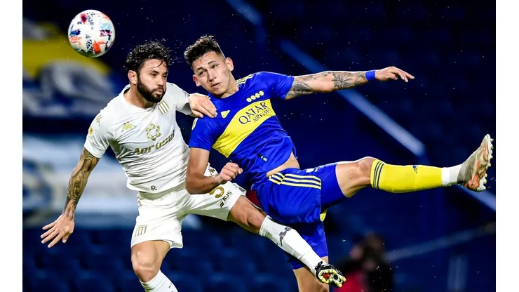 Eugenio Mena no pudo comenzar la pretemporada con Racing en Argentina
