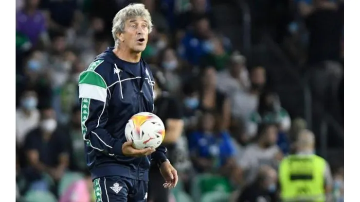 Manuel Pellegrini a través de conferencia de prensa se lamenta por el brote de coronavirus que afecta al Betis previo al inicio de La Liga.