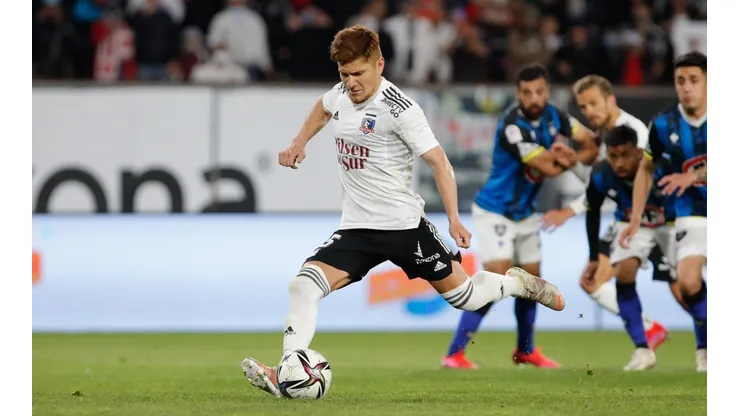 Leo Gil se queda en Colo Colo y lo celebra con los hinchas