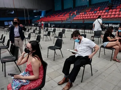 ¿Cuándo y a quiénes se les aplicará Cuarta Dosis en Chile?