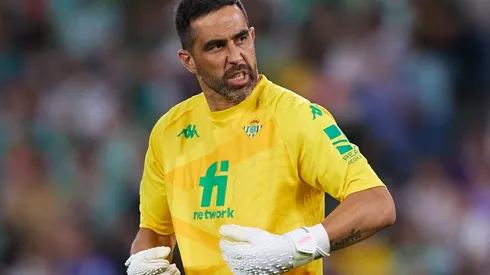Claudio Bravo volvió a los entrenamientos y podría ver acción por la Copa del Rey.