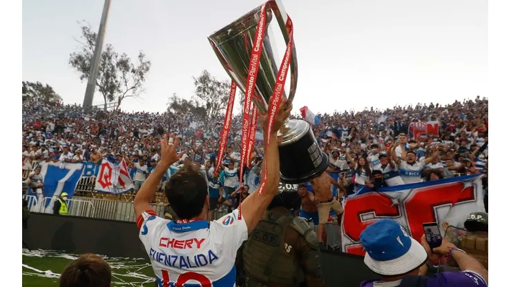 Fuenzalida celebra el tetracampeonato de la UC