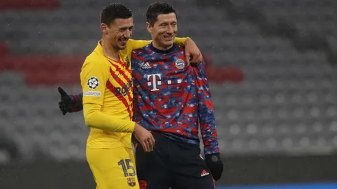 Lenglet junto a Lewandowski tras la derrota del Barcelona
