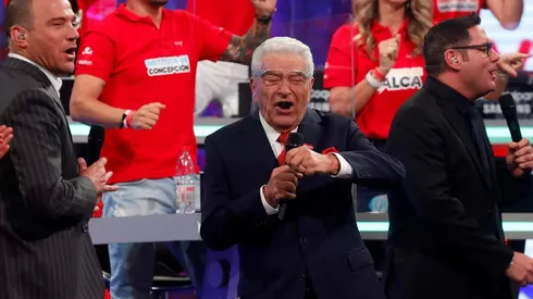 Don Francisco junto a los animadores de la Teletón 2021