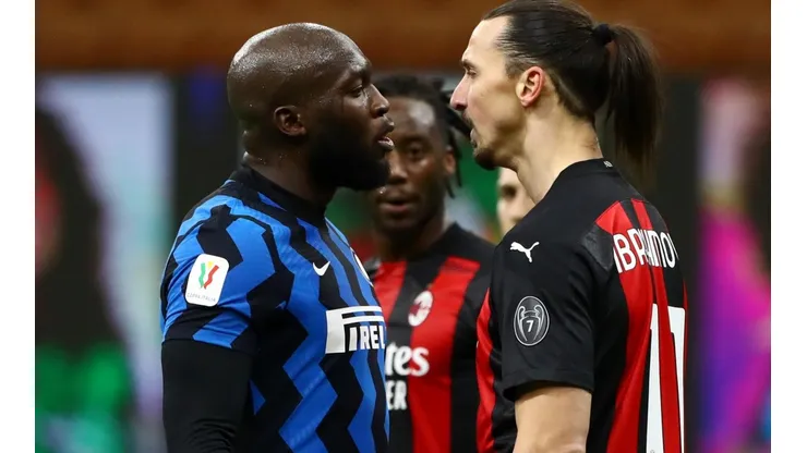 Zlatan Ibrahimovic y Romelu Lukaku tuvieron un rudo cruce en el choque entre Inter contra Milan en los cuartos de final de la Copa Italia jugados en enero.