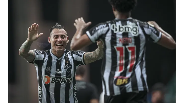 Edu Vargas y festejos ante Bahia: Atlético Mineiro campeón en Brasil.
