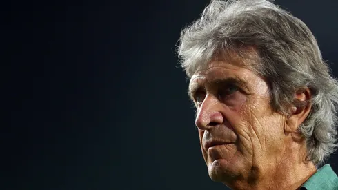 Manuel Pellegrini salió de la arena futbolística para introducirse en la actualidad política que se vive en Chile