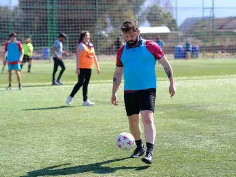Video: Boric demuestra su "talento" en el fútbol