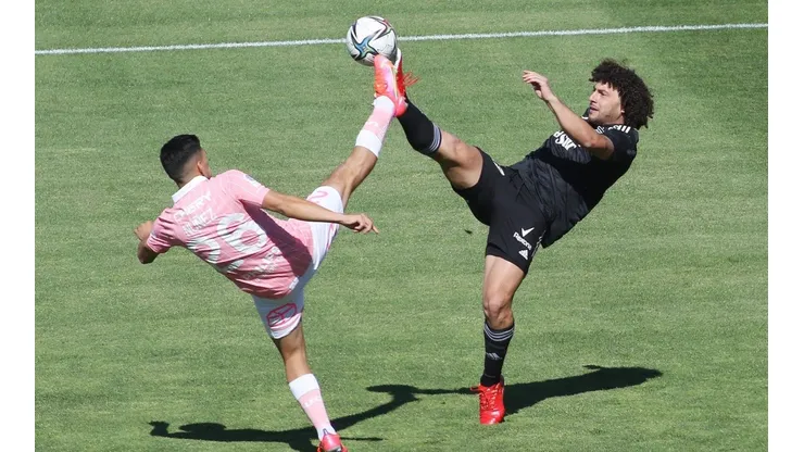 Colo Colo y Universidad Católica pelean punto a punto las últimas dos fechas del Campeonato Nacional, que también tendrá atención en la parte baja de la tabla.