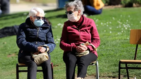 ¿Cuáles son los bonos para adultos mayores disponibles y dónde postular?