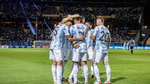 Argentina podría asegurar esta noche su pasaje para el Mundial, aunque debe vencer a Brasil y esperar otros resultados