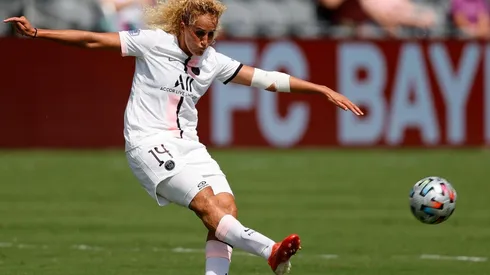 Kheira Hamraoui sufrió golpes por parte de varios atacadores.