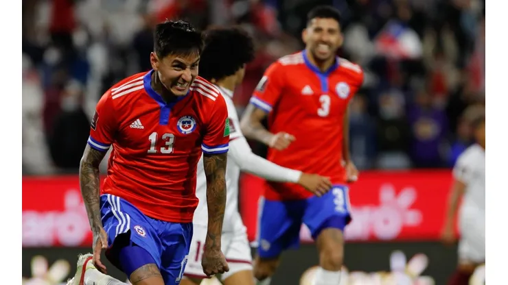 Erick Pulgar es una de las bajas sensibles de Chile frente a Paraguay.