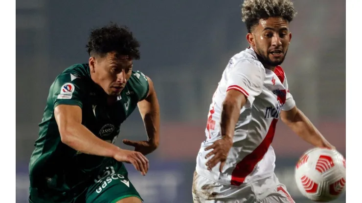 Santiago Wanderers está a doce puntos de la promoción que al día de hoy la jugaría Curicó Unido.