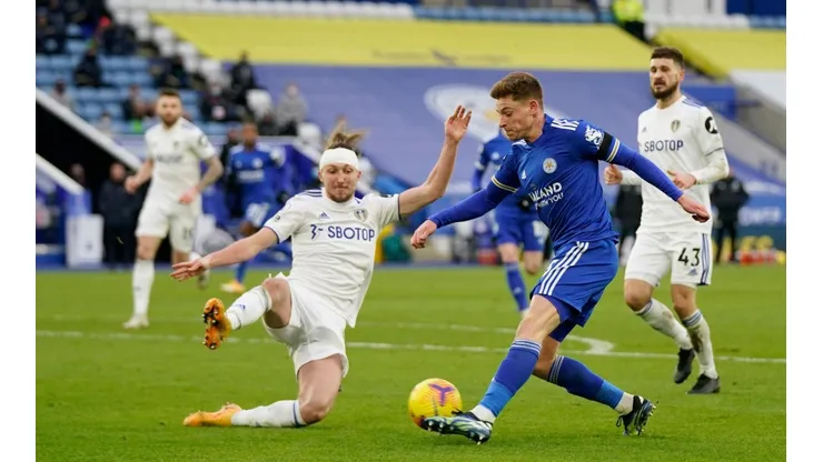 Cuatro unidades separan al Leeds del Leicester City en la tabla de posiciones de la Premier League.