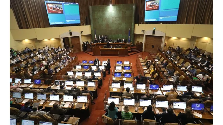 Quienes tengan saldo en su afp podrán hacer uso del cuarto retiro si es aprobado.