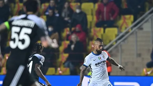 Arturo Vidal fue figura en el duelo entre Inter y Sheriff