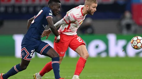 PSG cae al segundo lugar del grupo A tras el empate y la victoria del Manchester City.