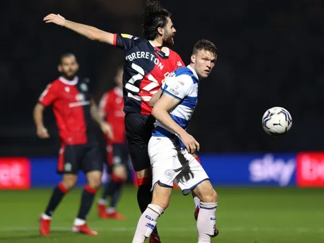 Ben Brereton se luce con su galardón del "mejor jugador del mes"