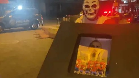 Los hinchas peruanos no quieren mucho a Chile