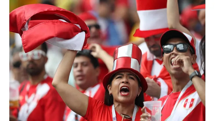 Los hinchas peruanos piden ingreso de bombos, banderas y cornetas