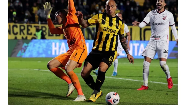 Ariel Nahuelpán está en un complicado momento con Peñarol.