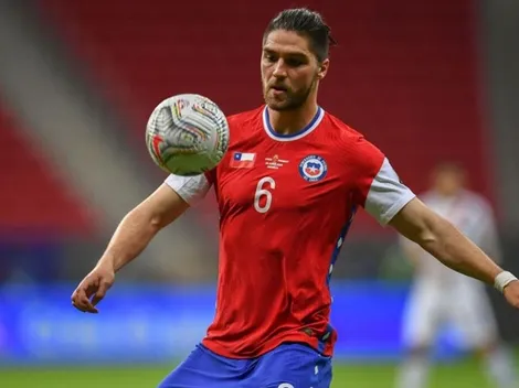 Sierralta no viajó a Chile para la triple fecha de Eliminatorias