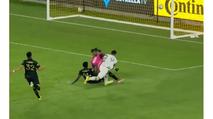 Palo de Felipe Mora y golazo de Asprilla en el Portland.
