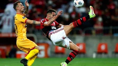 Mauricio Isla tuvo una gran actuación en la victoria de Flamengo sobre Barcelona de Guayaquil por Copa Libertadores