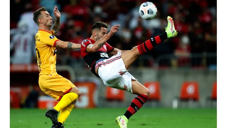 Mauricio Isla tuvo una gran actuación en la victoria de Flamengo sobre Barcelona de Guayaquil por Copa Libertadores