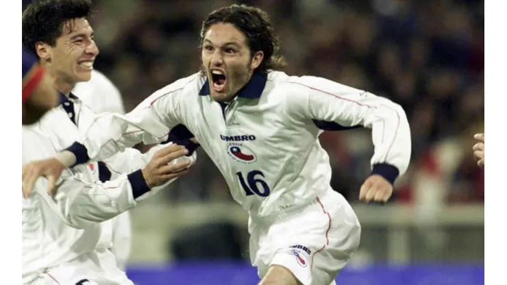 Rafael Olarra inicia su camino al Olimpo el 18 de septiembre, cuando marcó un golazo en la victoria de la selección chilena sobre España en Sydney 2000
