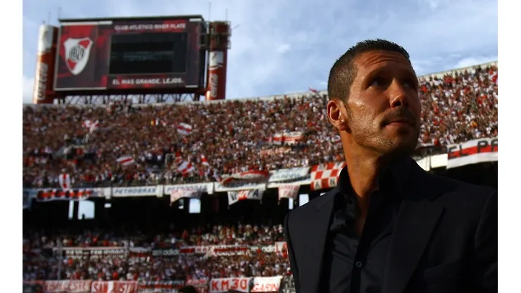 Diego Pablo Simeone disfrutó de uno de los mejores planteles de River Plate en el presente siglo, con un Alexis prometedor