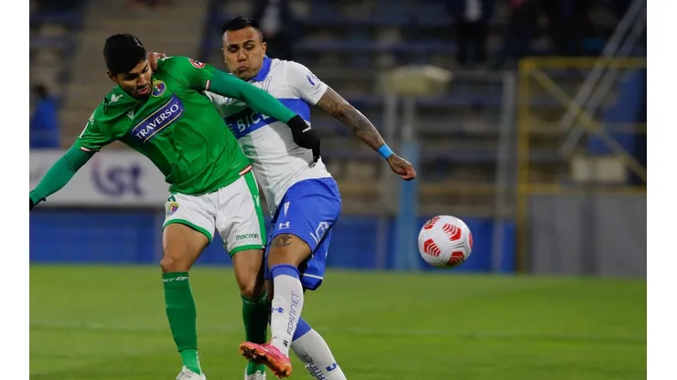 Audax cedió terreno en la cima tras caer ante la UC en San Carlos.