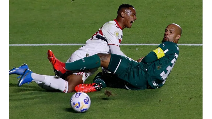 Felipe Melo adelantó el clásico entre Brasil y Argentina, dando consejos de como frenar a Lio Messi. | Foto: Getty Images