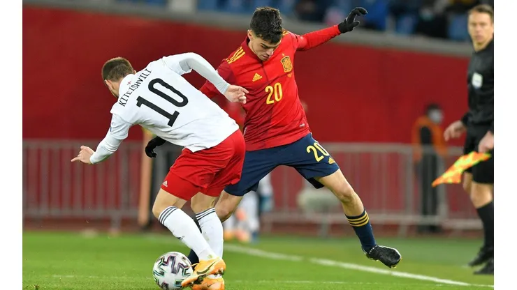 España necesita ganar ante Georgia para no complicarse en su camino a Qatar 2022.