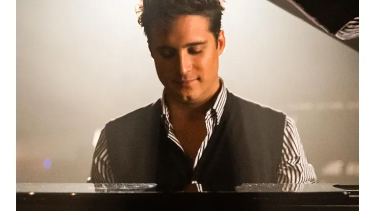 Diego Boneta sigue a cargo del rol principal en Luis Miguel, la serie.