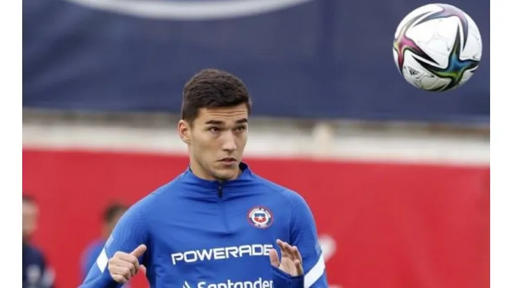 Robinson renunció a La Roja 24 horas antes del partido contra Brasil.