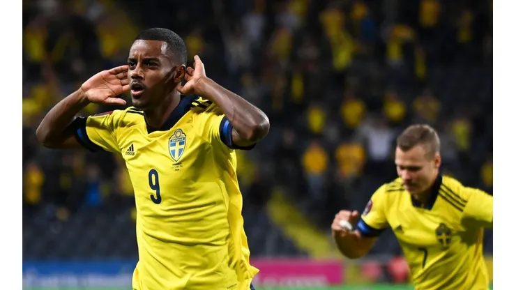 Isak celebra el primer gol de los suecos