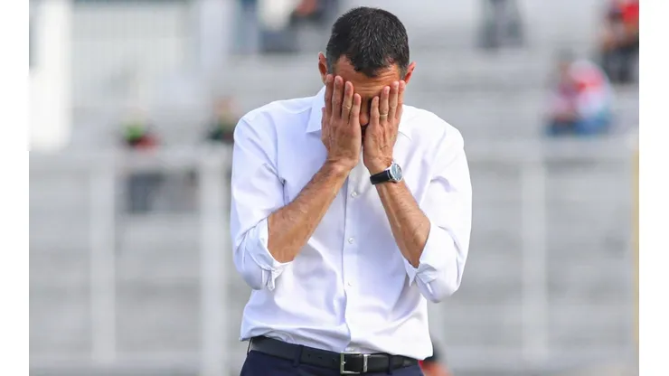 Gustavo Poyet asegura que no es momento de tomar decisiones en la UC