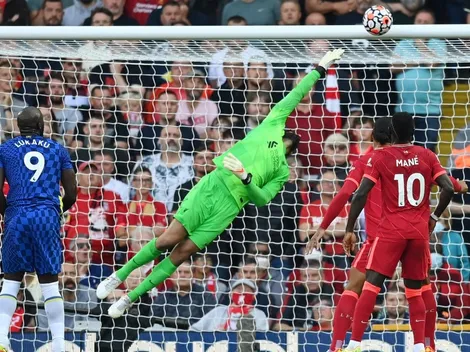 Liverpool desaprovecha la ventaja numérica y no puede con Chelsea