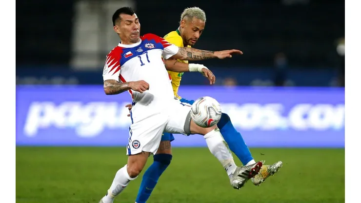 Chile inicia ante Brasil su dura triple fecha. Duelo tendrá público en el Estadio Monumental. (Foto: Getty).