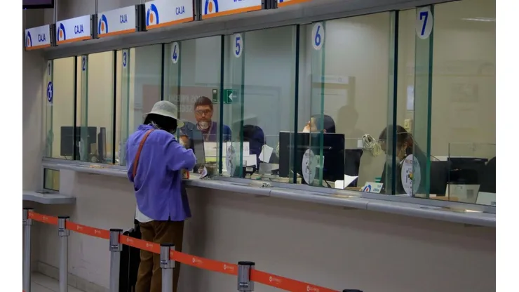 IFE de este mes podrá cobrarse en seis días más. (Foto: Agencia Uno).