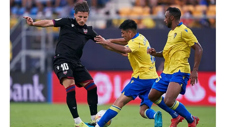 Tomás Alarcón debutó en La Liga y fue importante para el Cádiz.