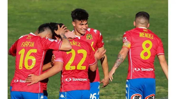 En Unión Española sufren con el Covid y pierden a dos jugadores ante Colo Colo.